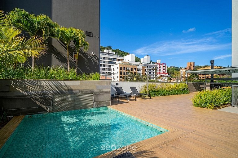 Studio c/ Varanda em Cond. c/ Piscina CJO0308