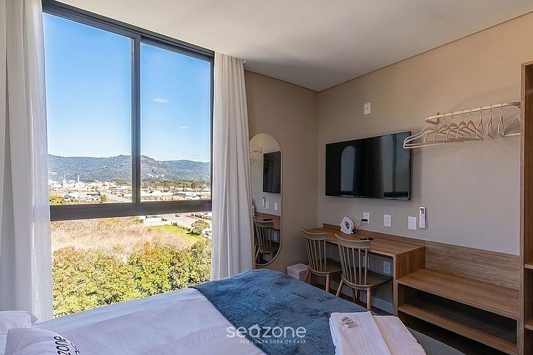 Studio em Cond. c/ Garagem e Vista Cid. UST0508