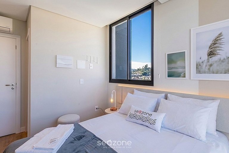 Studio em Cond. c/ Garagem e Vista Cid. UST0508