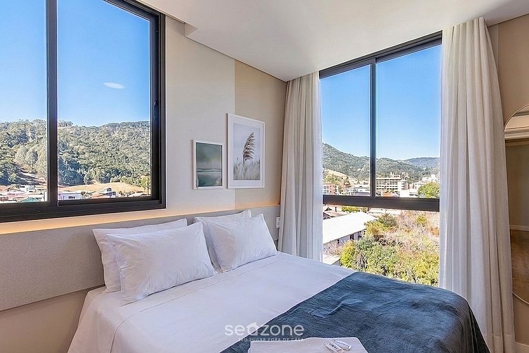 Studio em Cond. c/ Garagem e Vista Cid. UST0508
