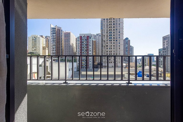 Apto. c/ Balcón y Vista Ciudad en Condo. CEP0222