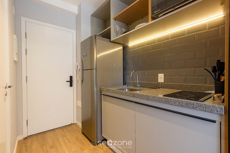Apto. c/ Balcón y Vista Ciudad en Condo. CEP0222
