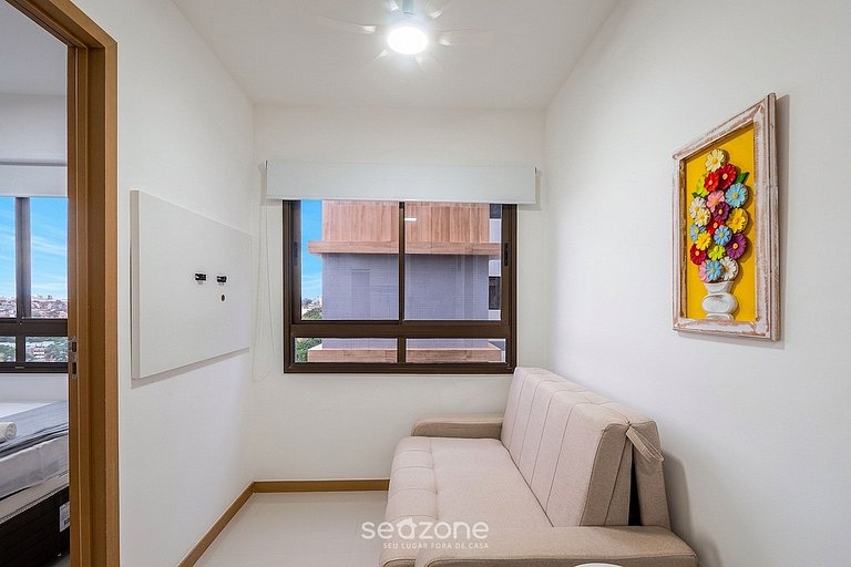 Apto. em Cond. c/ Piscina e Vista Cid. HFO0805