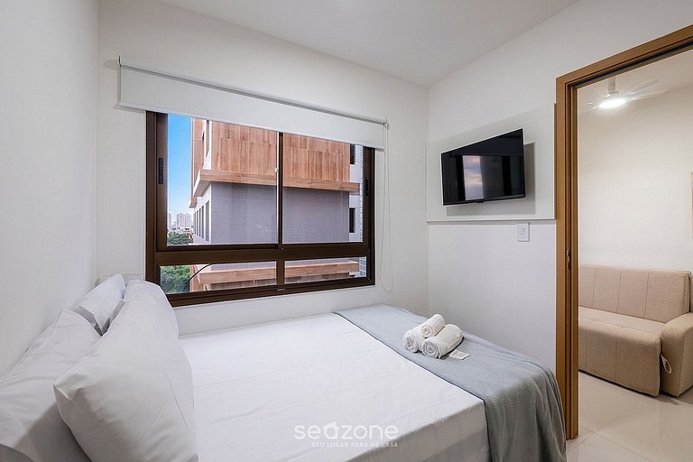 Apto. em Cond. c/ Piscina e Vista Cid. HFO0805