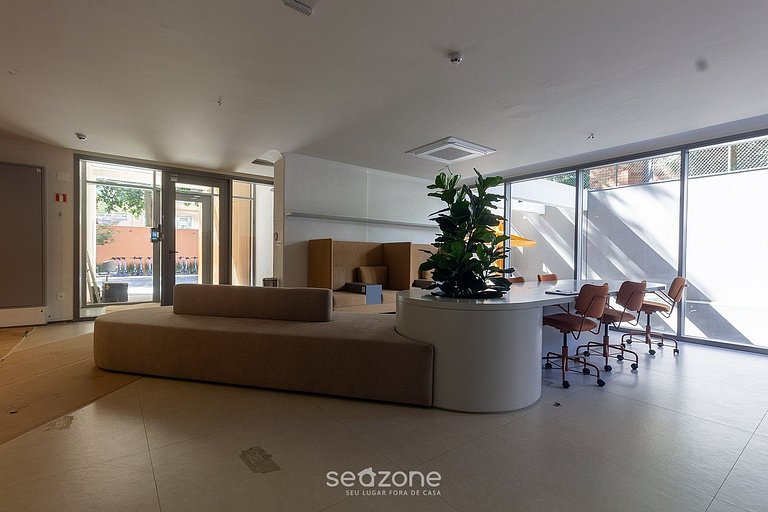 Studio c/ Varanda em Cond. c/ Piscina MSI0307