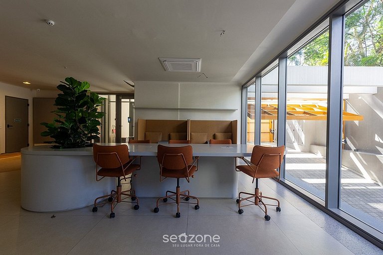 Studio c/ Varanda em Cond. c/ Piscina MSI0307