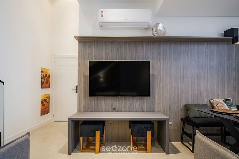 Apto. c/ Jacuzzi em Cond. c/ Piscina AMI0101
