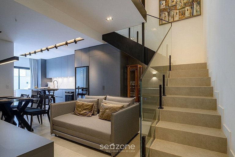 Apto. c/ Jacuzzi em Cond. c/ Piscina AMI0101