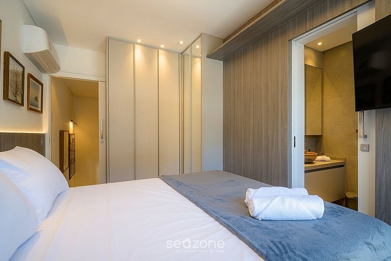 Apto. c/ Jacuzzi en Condo. c/ Piscina AMI0101