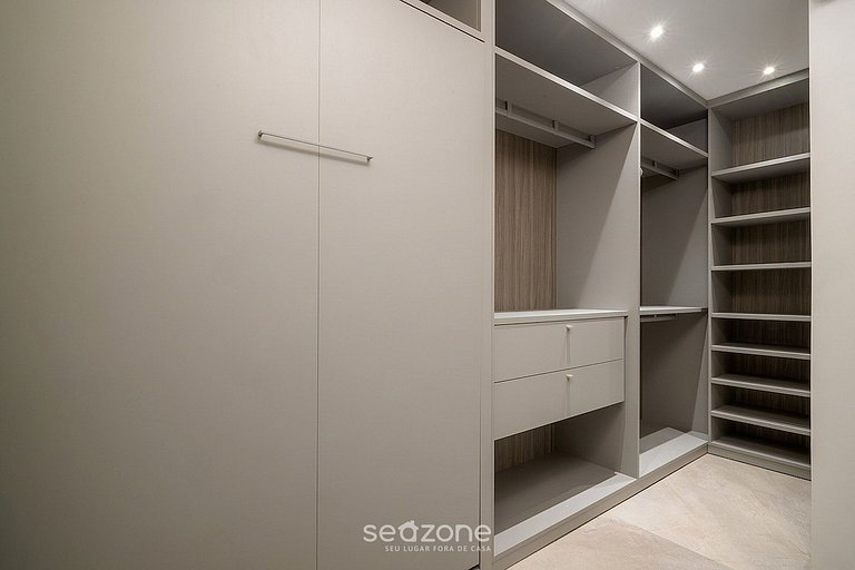 Apto. c/ Jacuzzi en Condo. c/ Piscina AMI0101