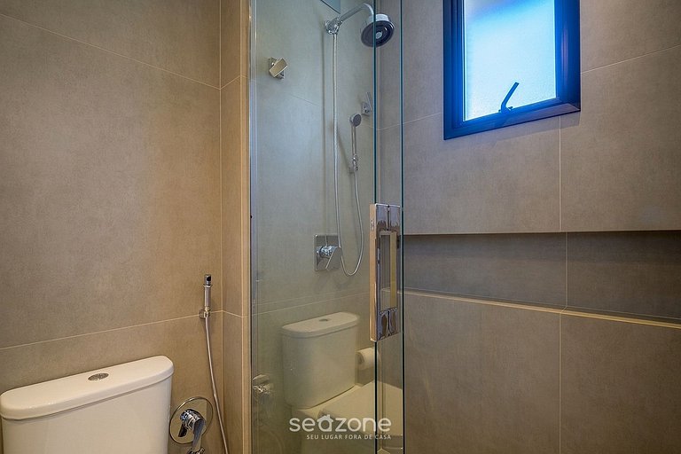Apto. c/ Jacuzzi em Cond. c/ Piscina AMI0101