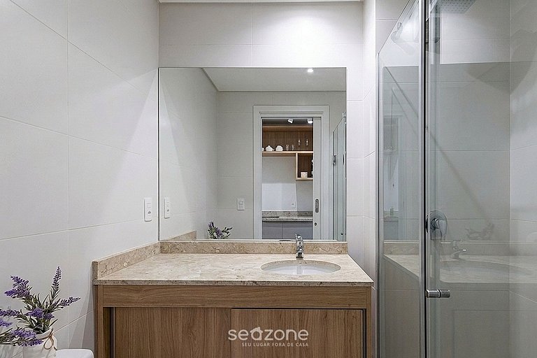 Studio c/ Terraco e Vista Cid. em Cond. MAN1706