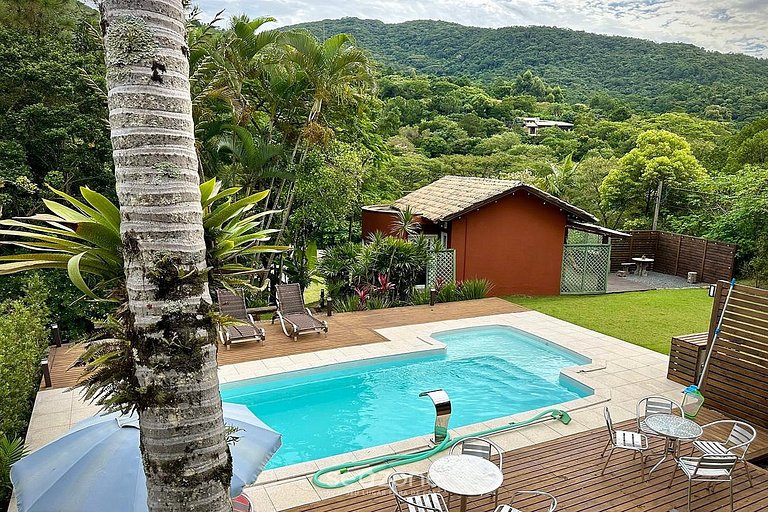 Casa na mata atlântica em cond. privativo MCO0000