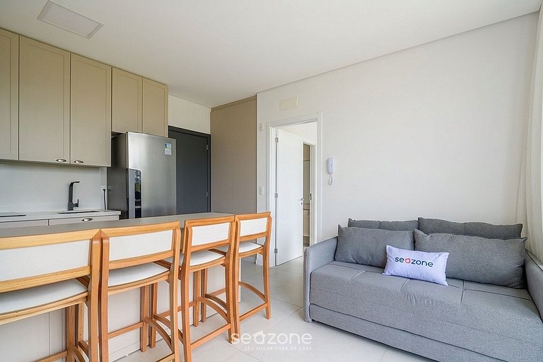 Apto. em Cond. c/ Piscina e Terraço LMC0206