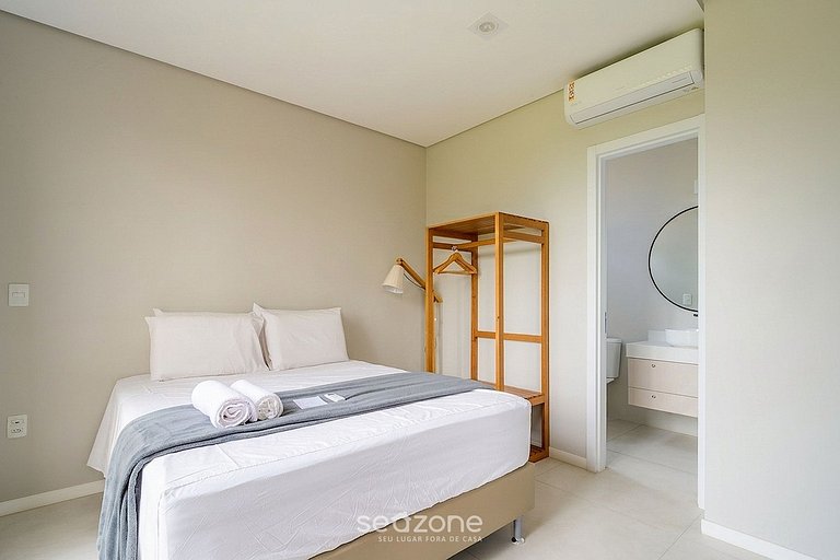 Apto. em Cond. c/ Piscina e Terraço LMC0206