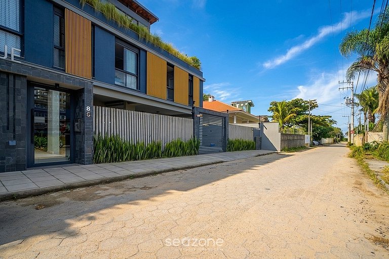 Apto. em Cond. c/ Piscina e Terraço LMC0206