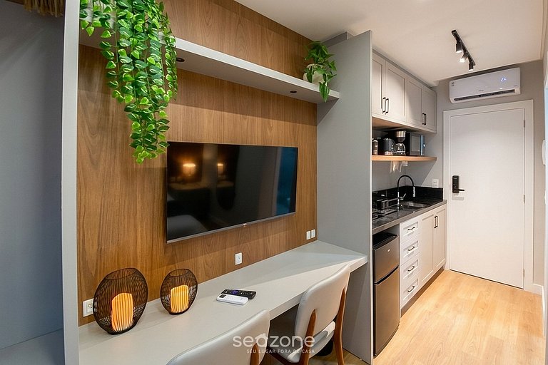 Studio c/ Garagem e Vista Cid. UST0504