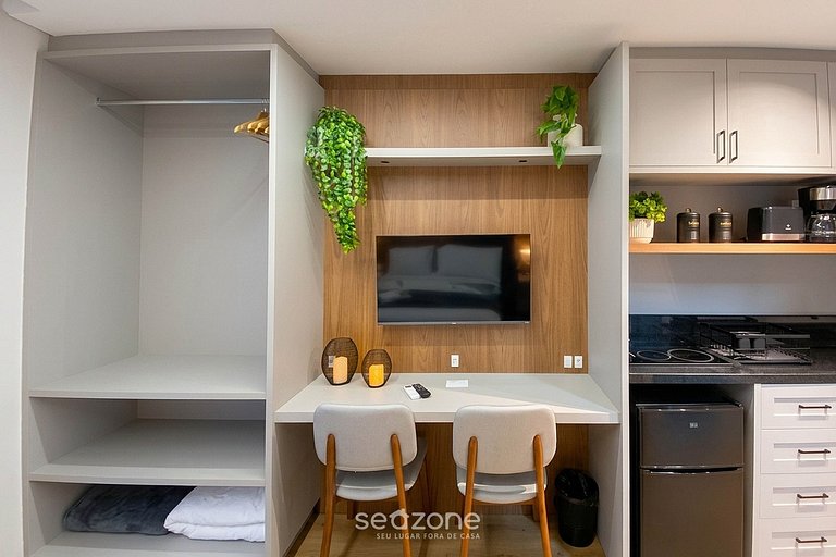 Studio c/ Garagem e Vista Cid. UST0504
