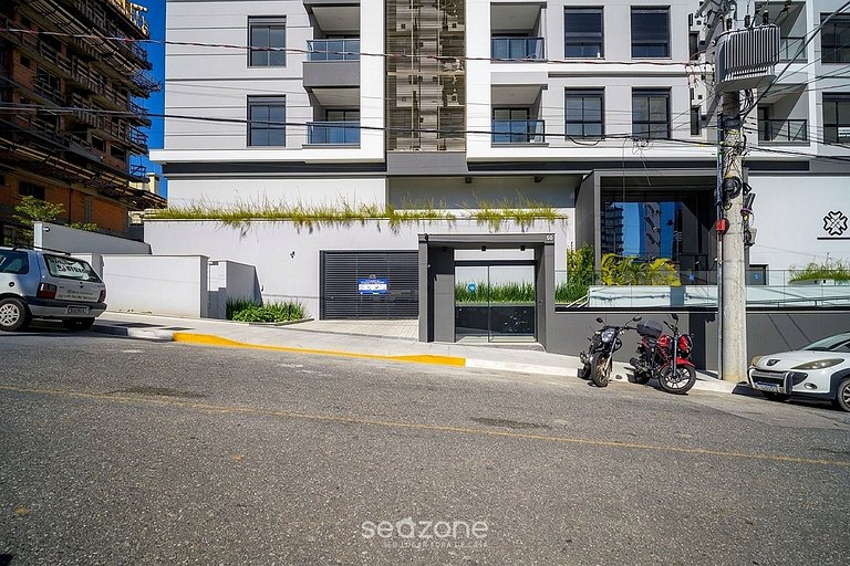 Apto. c/ Jacuzzi en Condo. c/ Piscina AMI0101