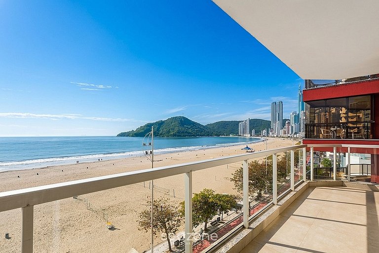 Apto. c/ Varanda e Vista Praia em BC LME0602