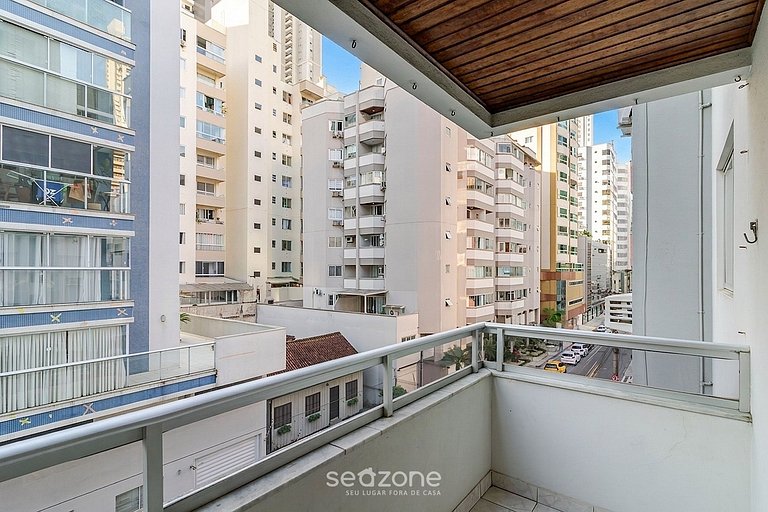 Apto. c/ Varanda e Vista p/ Cidade BTR0301