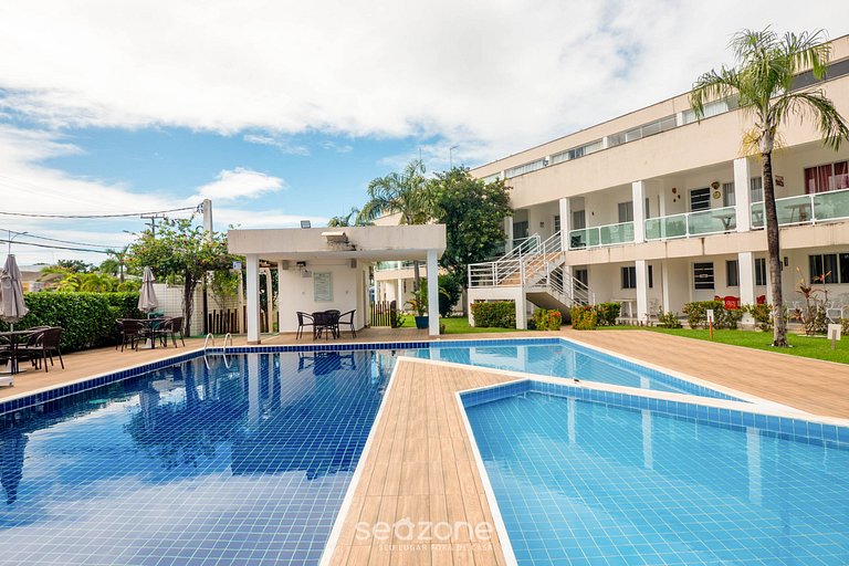 Apto. c/ Varanda em Cond. c/ Piscina BNA0012