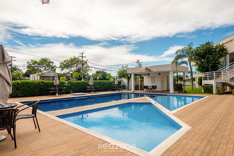 Apto. c/ Varanda em Cond. c/ Piscina BNA0012