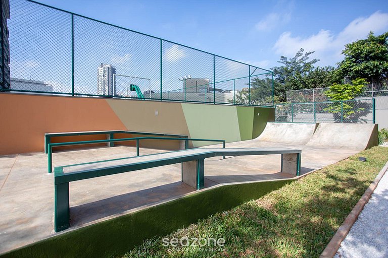 Balcón y vista a la ciudad próx. al mall AET505