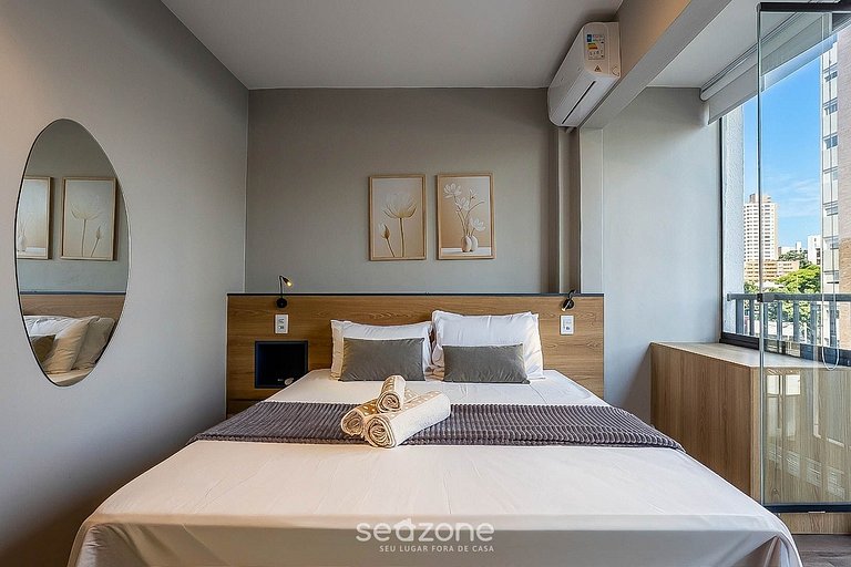Studio em Cond. c/ Piscina e Vista Cid. SBU0404