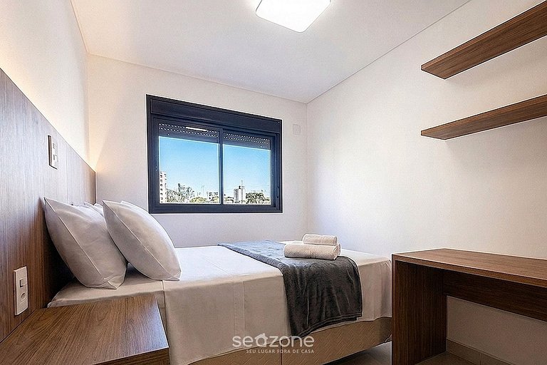 Apto. en Condo. c/ Piscina y Vista Ciudad CLV0803