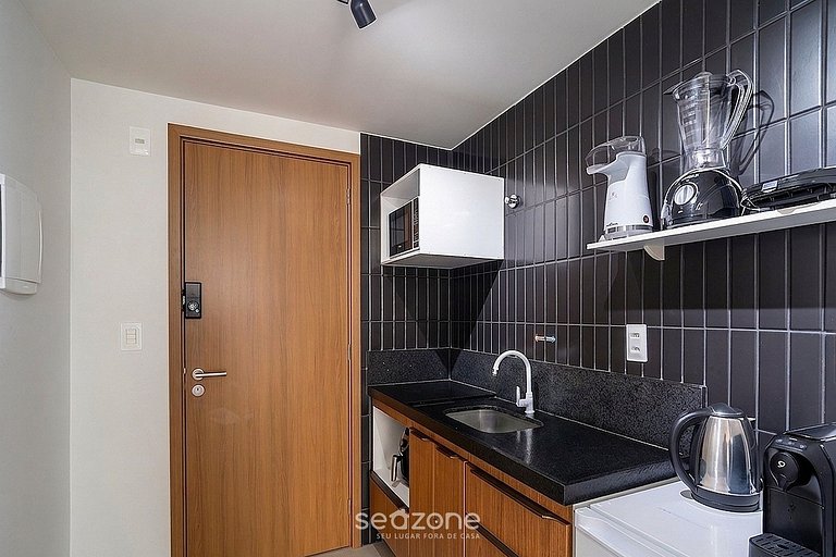 Studio c/ Varanda em Cond. c/ Piscina QUA0501