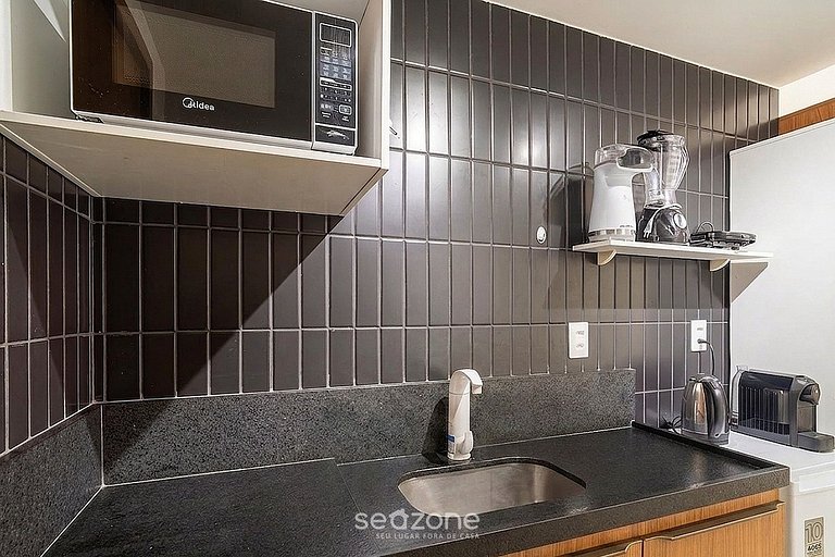 Studio c/ Varanda em Cond. c/ Piscina QUA0501
