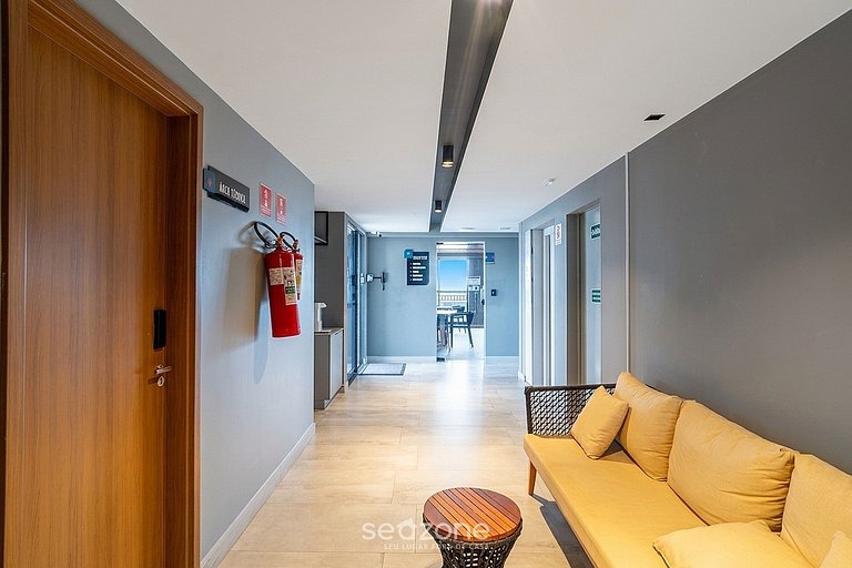 Apto. c/ Balcón en Condo. c/ Piscina QUA0501