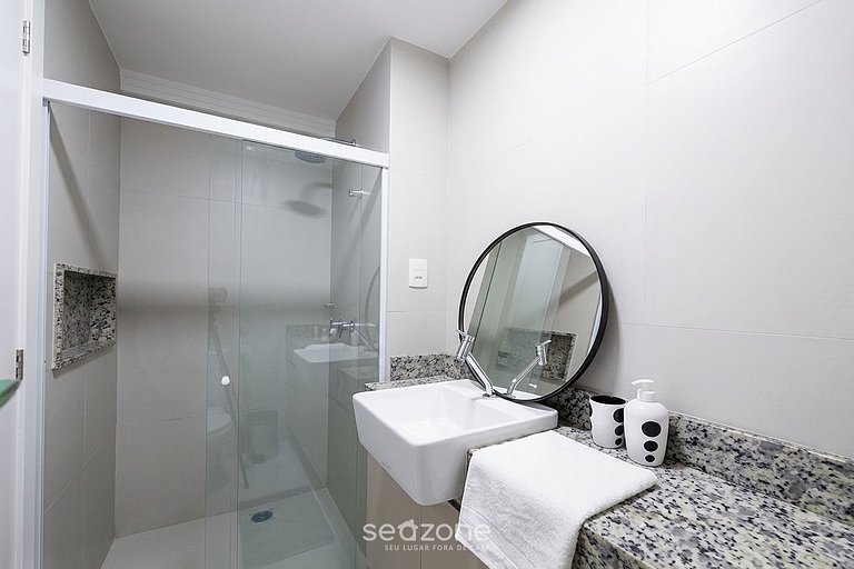 Apto. em Cond. c/ Piscina e Vista Praia DLO0050