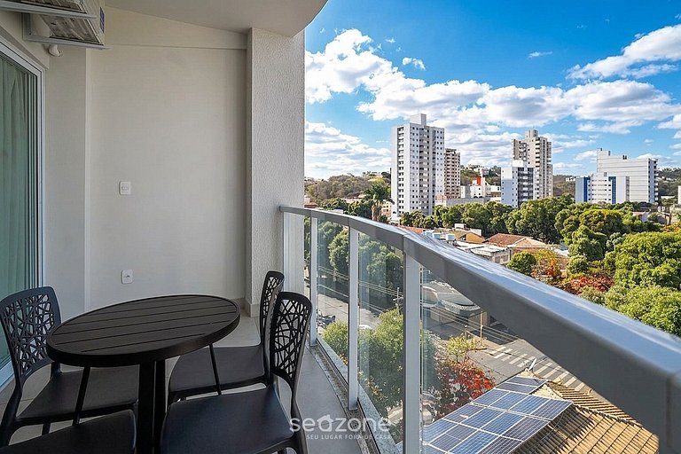Apto. c/ Balcón en Condo. c/ Piscina MSU0502