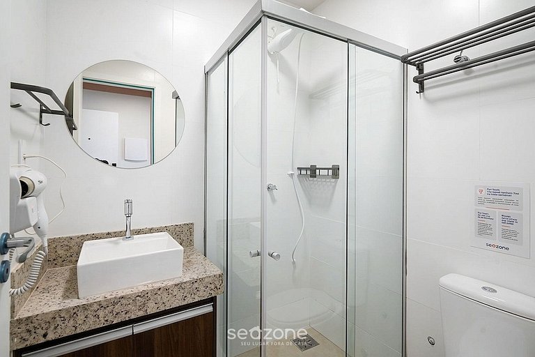 Apto. c/ Balcón en Condo. c/ Piscina MSU0502