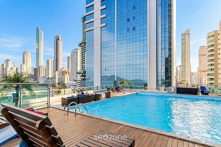 Apto. en Condo. c/ Piscina y Vista Cid. INT1812