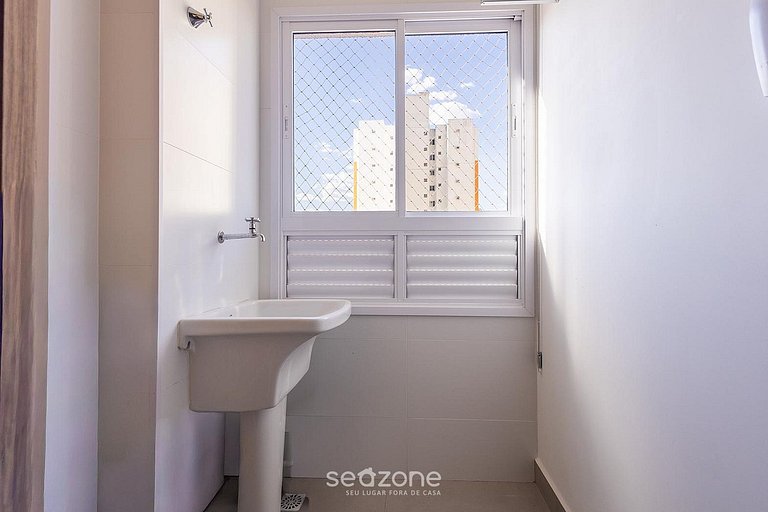 Apto. em Cond. c/ Piscina e Vista Cid. KSP1003