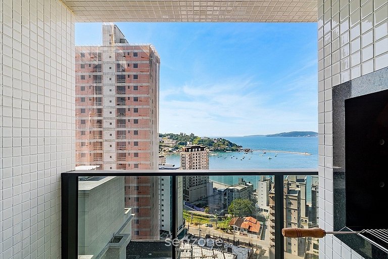 Apto. en Condo. c/ Piscina y Balcón MHF2102