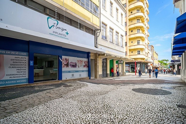 Apto. Bem localizado c/ Vista p/ Cid. UBS0503