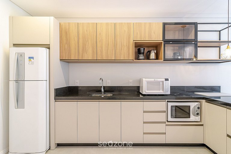 Studio em Cond. c/ Piscina e Vista Cid. FFS0801