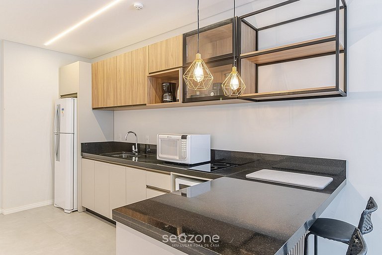 Studio em Cond. c/ Piscina e Vista Cid. FFS0801