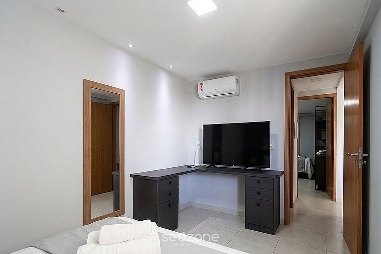 Apto. em Cond. c/ Piscina e Vista Mar WFT0602