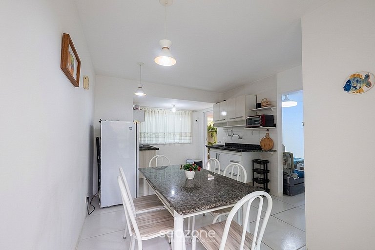 Apto. c/ Balcón y Piscina en Condo. MNA0004
