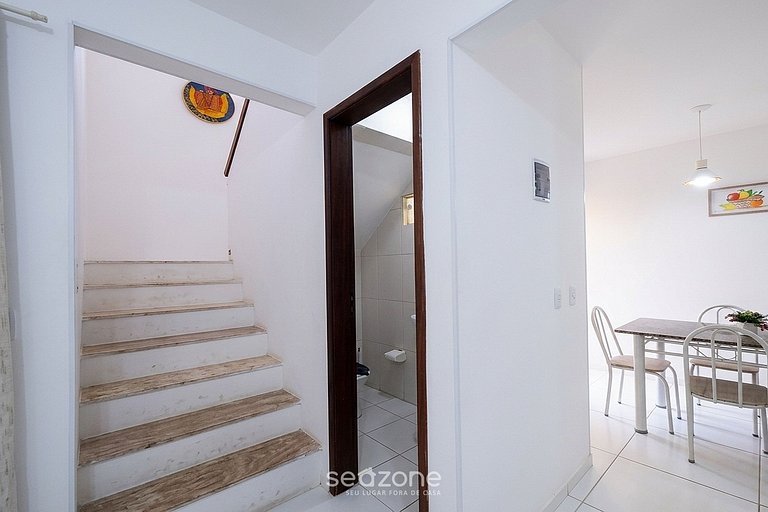 Apto. c/ Balcón y Piscina en Condo. MNA0004