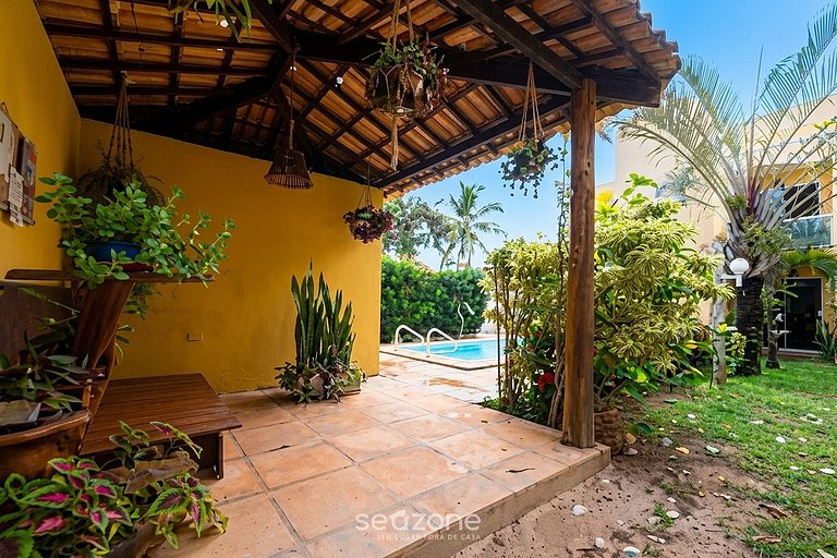 Apto. c/ Varanda e Piscina em Cond. MNA0004