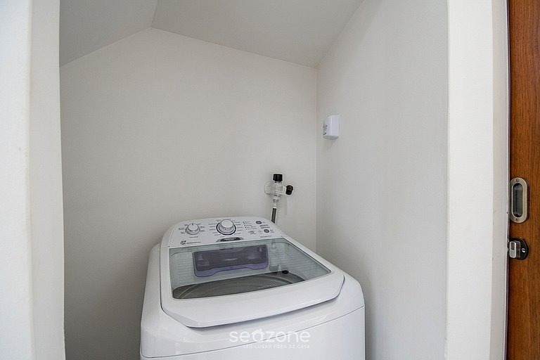 Casa em Cond. c/ Piscina e Churrasq. FAE0003