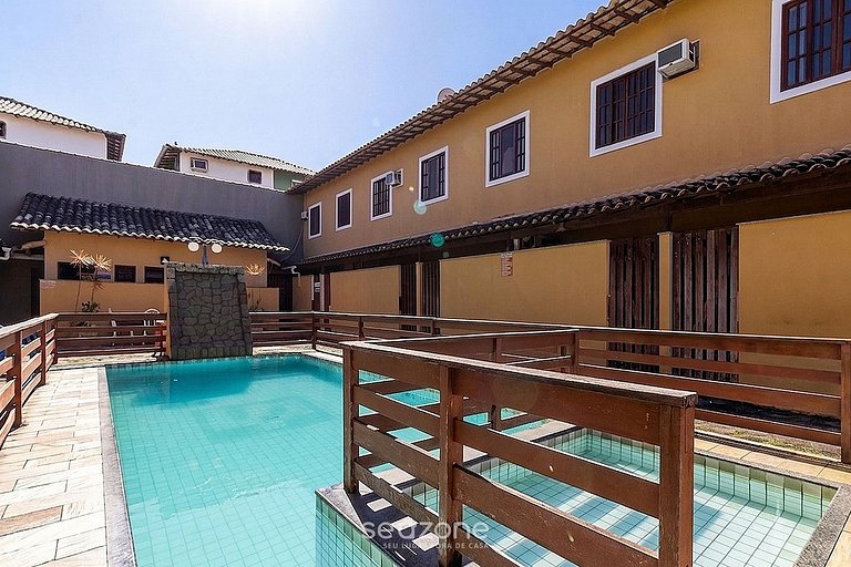 Casa em Cond. c/ Piscina e Churrasq. PFO0001