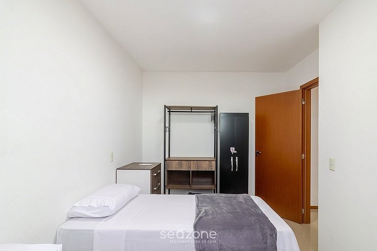 Apto. em Cond. c/ Piscina e Vista Mar RLT0805