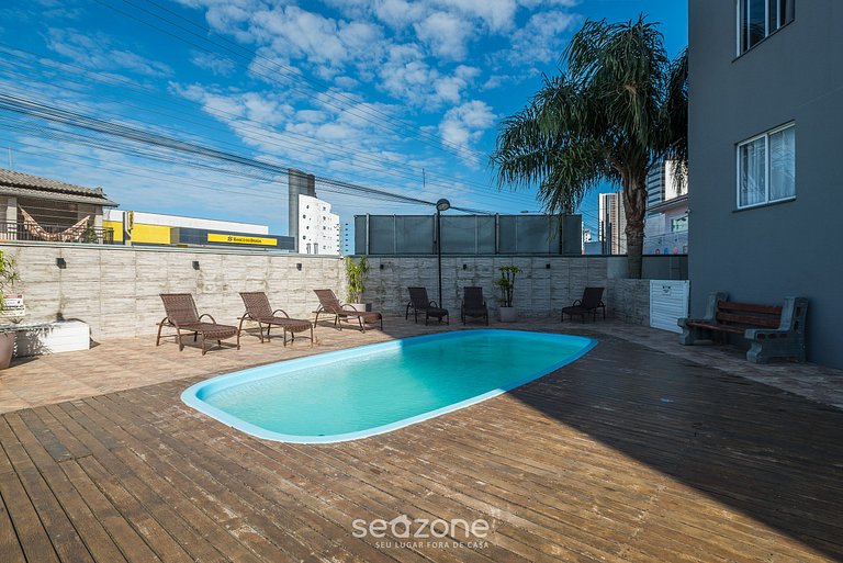 Apto. em Cond. c/ Piscina e Vista Mar RLT0805